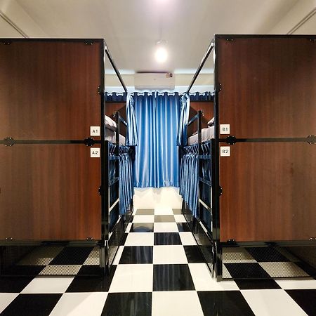 Noir Cafe And Hostel Chinatown กรุงเทพมหานคร ภายนอก รูปภาพ