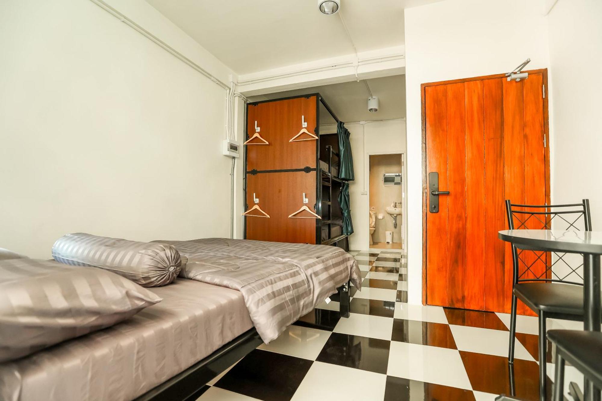 Noir Cafe And Hostel Chinatown กรุงเทพมหานคร ภายนอก รูปภาพ