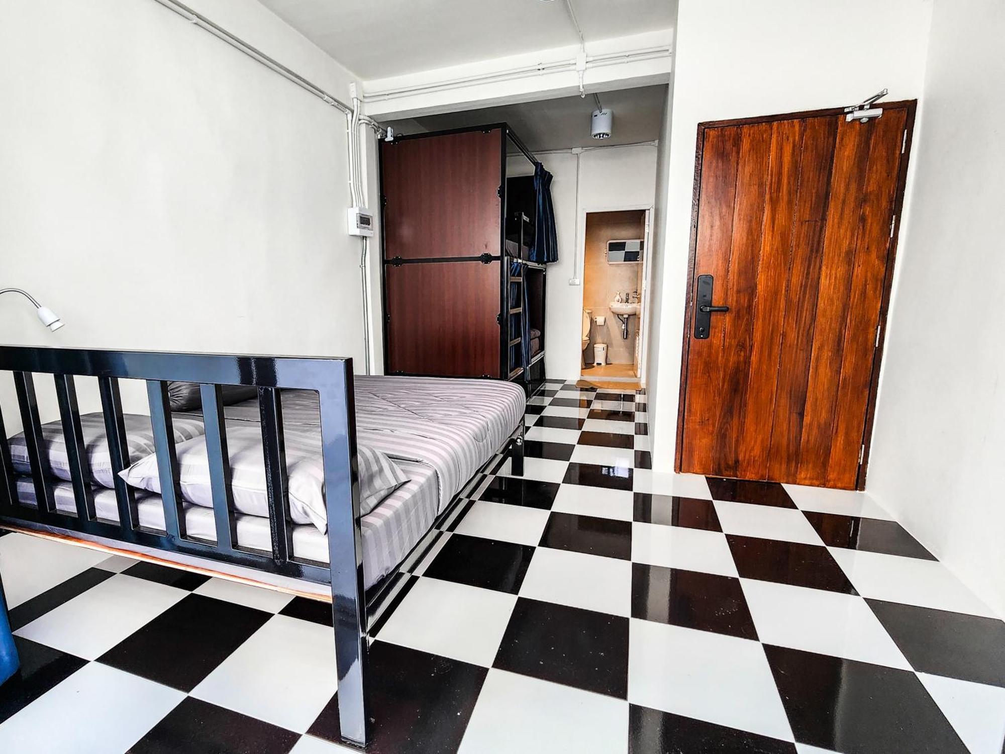 Noir Cafe And Hostel Chinatown กรุงเทพมหานคร ภายนอก รูปภาพ